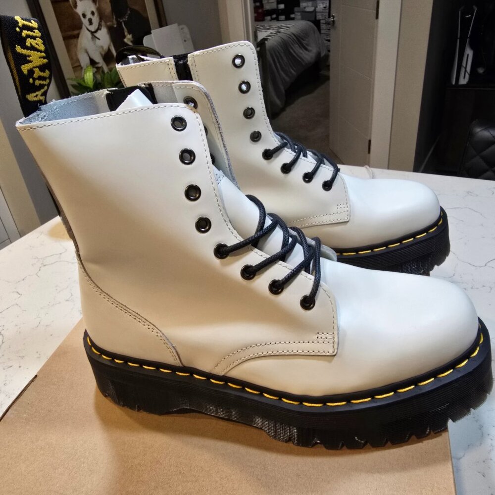 Dr. Martens Jadon Mens Size 10 White Smooth Leather Platform Boots NEW 15265100